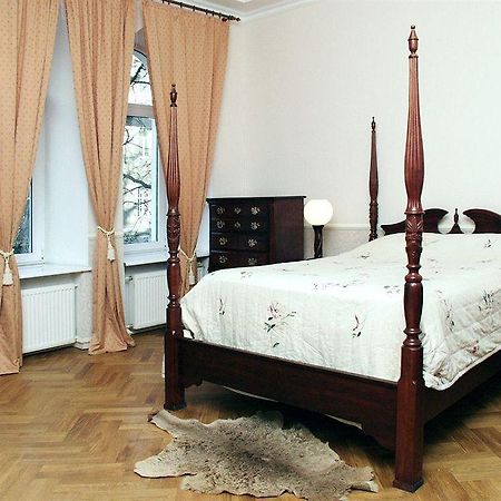 Hôtel Pecherskie Lipki à Kiev Extérieur photo