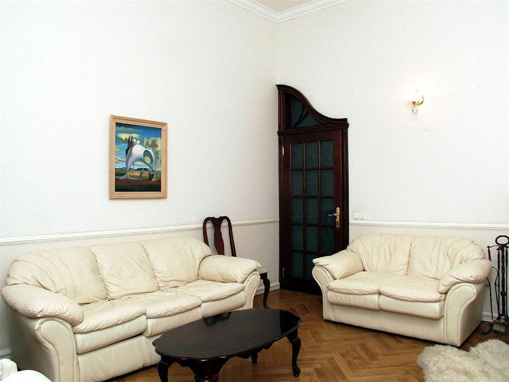Hôtel Pecherskie Lipki à Kiev Extérieur photo