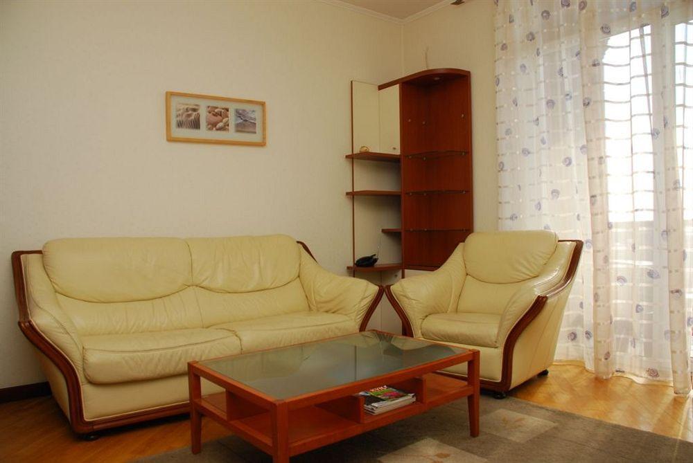 Hôtel Pecherskie Lipki à Kiev Extérieur photo