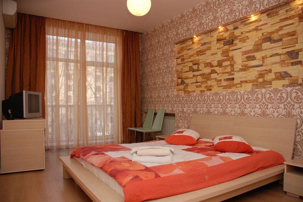 Hôtel Pecherskie Lipki à Kiev Extérieur photo