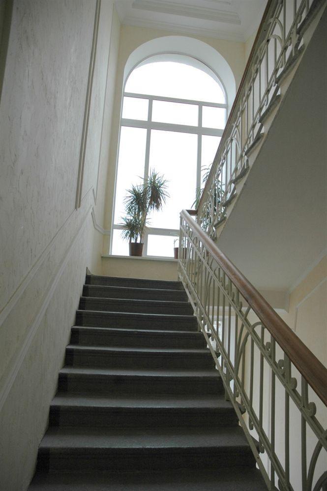 Hôtel Pecherskie Lipki à Kiev Extérieur photo