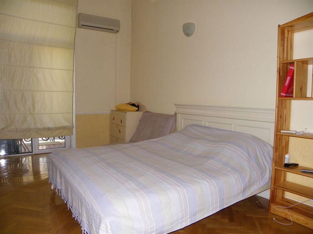 Hôtel Pecherskie Lipki à Kiev Extérieur photo